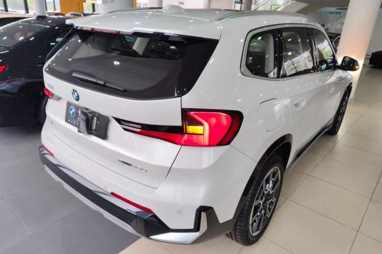 宝马X1 2023款 sDrive25Li X设计套装车身外观7