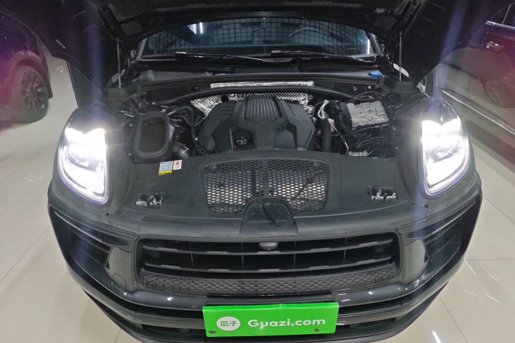 保时捷 2024款 Macan 2.0T机舱底盘24