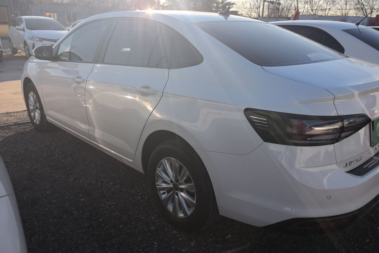 大众 朗逸 2023款 新锐 1.5L 自动出众新逸版车身外观4