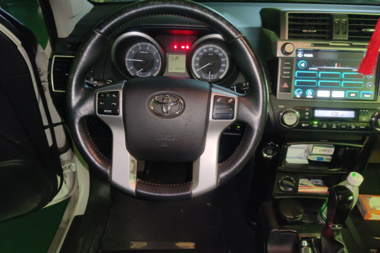 丰田 普拉多 2015款 2.7L 自动标准版局部细节13