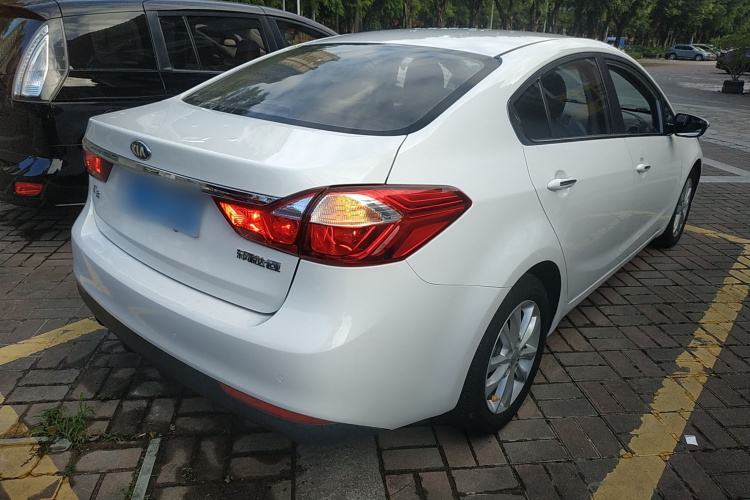 起亚K3 2016款 1.6L 自动GLS车身外观7