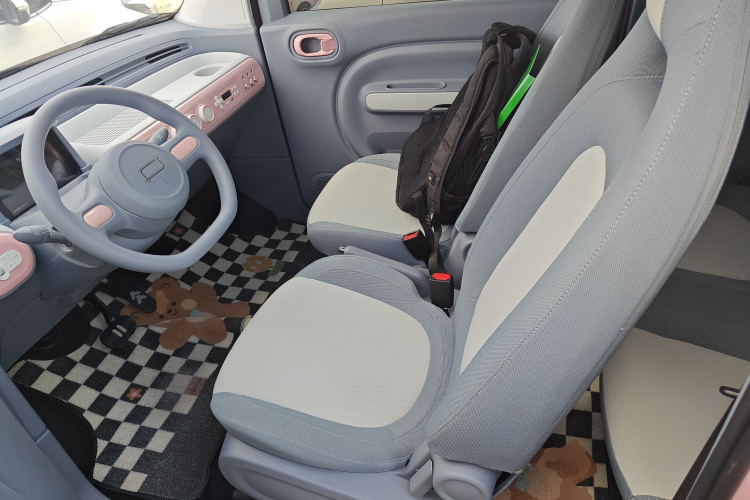 奔腾小马 2025款 222km 灵动马中控内饰19