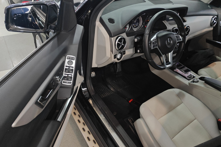 奔驰GLK级 2015款 GLK 260 4MATIC 动感型 极致版中控内饰7003