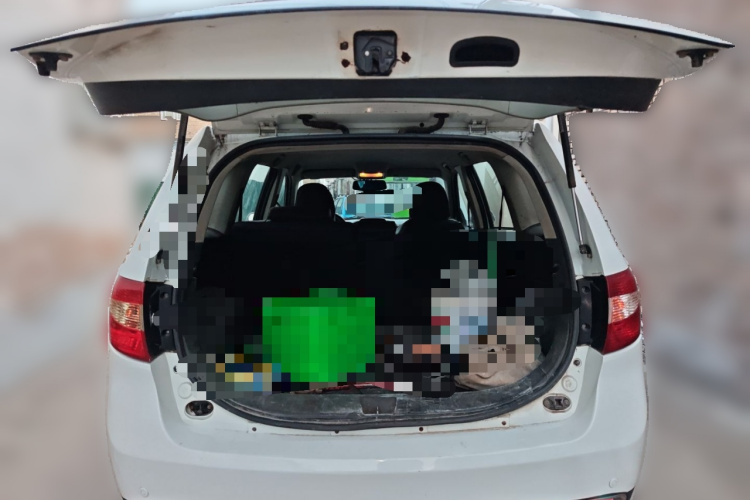 陆风X8 2014款 探索版 2.0L 都市先锋版中控内饰23