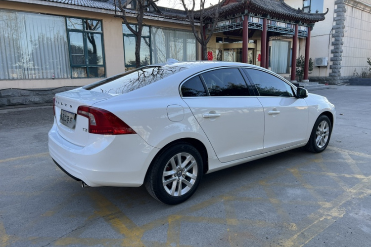 沃尔沃S60 2017款 S60L T3 智进版车身外观6005