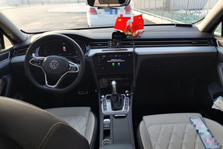 大众 迈腾 2024款 200万辆众享款 330TSI DSG豪华型中控内饰12