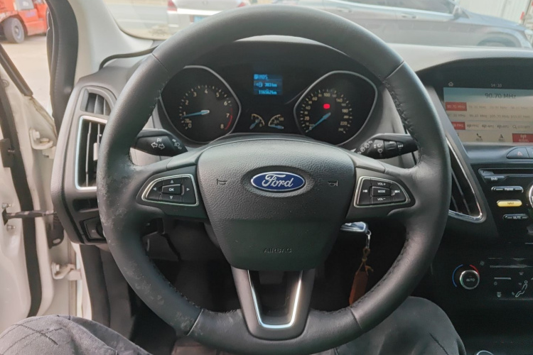 福特 福克斯 2015款 两厢 EcoBoost 125 自动超能风尚型局部细节13