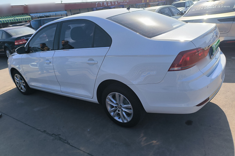 大众 桑塔纳 2016款 1.6L 自动舒适版车身外观4