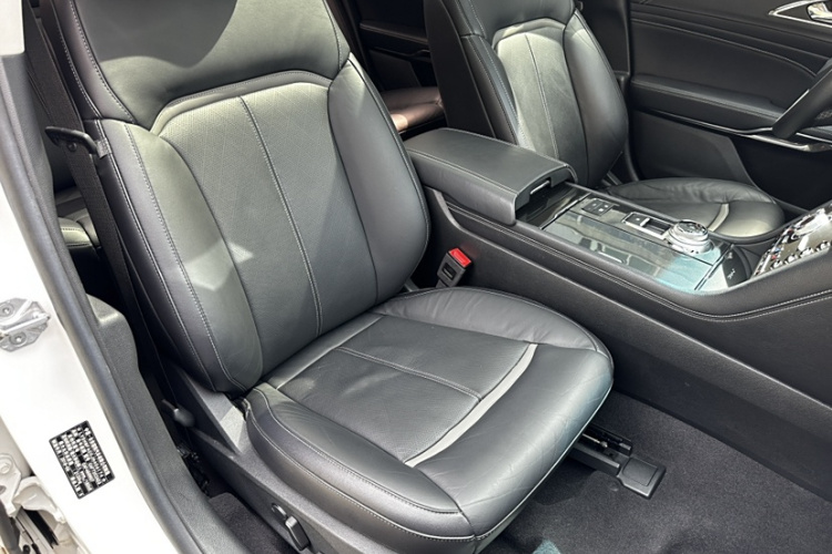 福特 金牛座 2018款 EcoBoost 245 卓越型 国V局部细节41