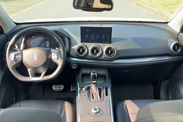 魏牌 VV5 2017款 2.0T 旗舰型中控内饰7006