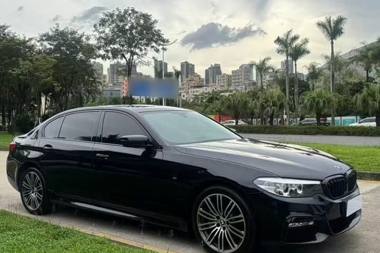 宝马5系 2018款 改款 530Li 领先型 M运动套装车身外观6005