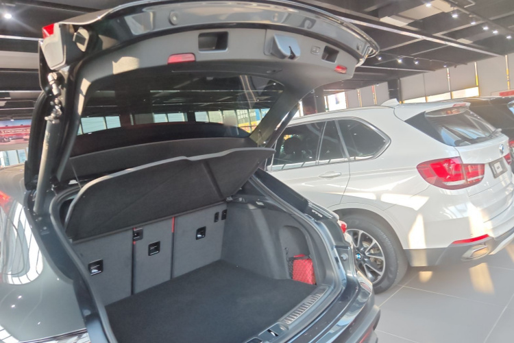 保时捷 2023款 Macan 2.0T局部细节23