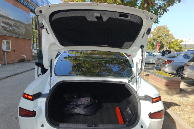 小鹏P7 2022款 625E局部细节23