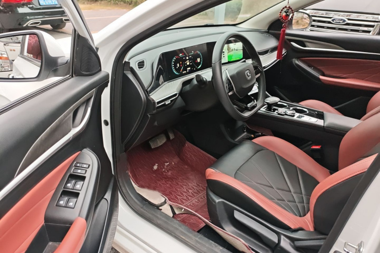 长安 逸动 2022款 PLUS 蓝鲸NE 1.4T GDI DCT尊贵版中控内饰7003