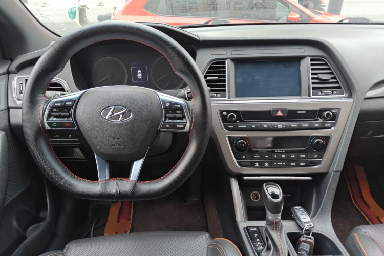 现代 索纳塔 2017款 1.6T GLS智能型中控内饰13