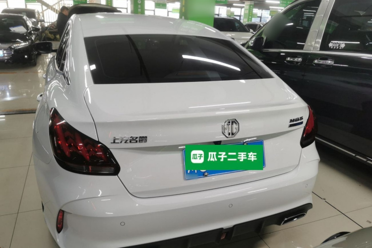 名爵 MG5 2023款 180DVVT CVT豪华版车身外观6