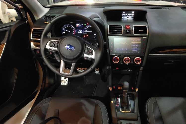 斯巴鲁 森林人 2018款 2.0i 时尚导航版局部细节16