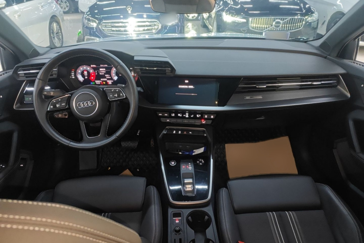 奥迪A3 2023款 改款 A3L Limousine 35 TFSI 时尚运动型中控内饰7002