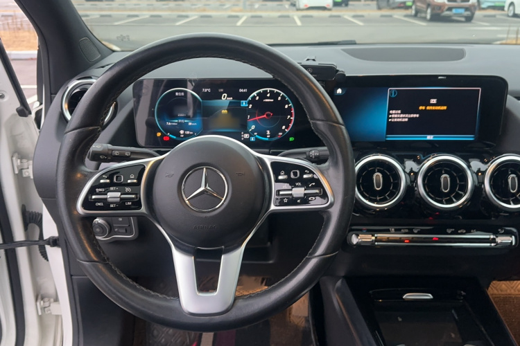 奔驰B级 2021款 B 200 动感型局部细节13