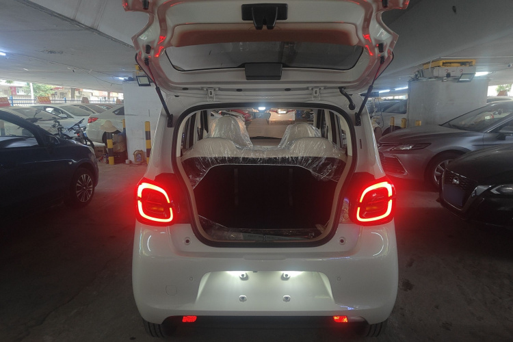 五菱汽车 宏光MINIEV 2025款 四门版 进阶款机舱底盘23