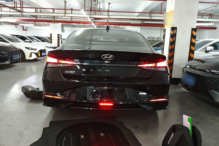 现代 伊兰特 2022款 1.5L CVT GLX精英版车身外观6