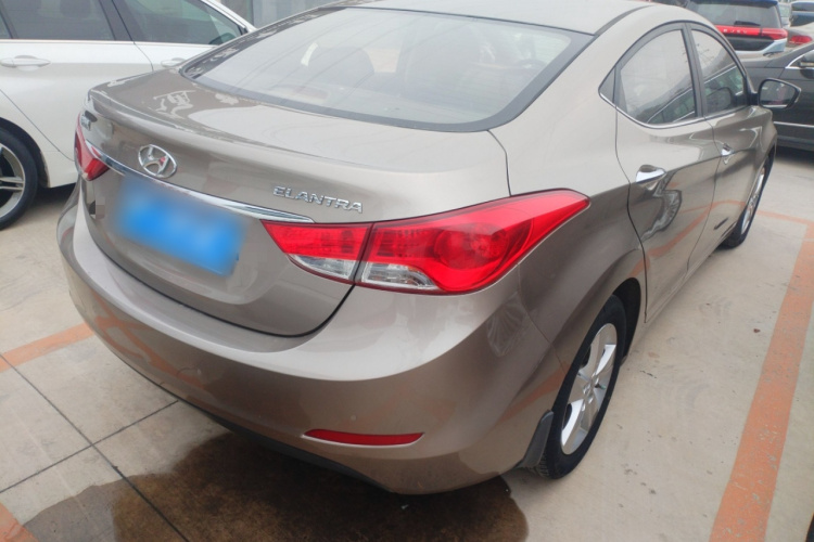 现代 朗动 2012款 1.6L 手动领先型车身外观7