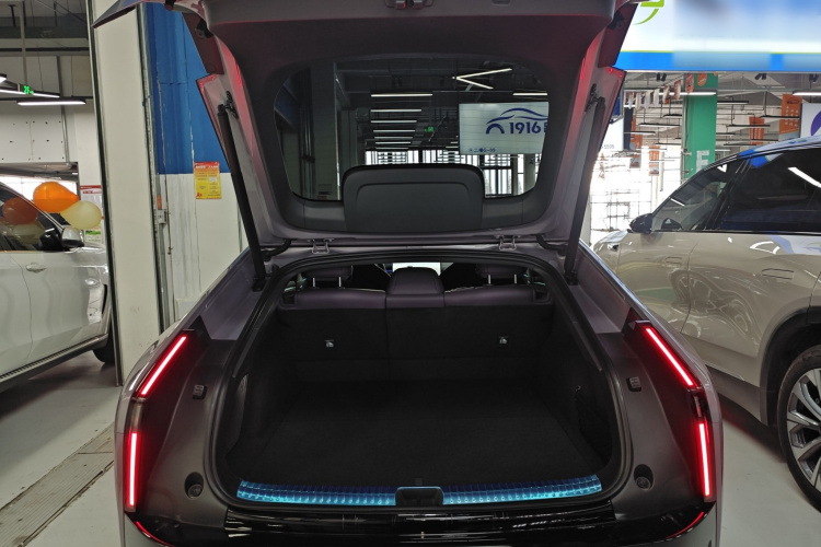 小鹏P7 2025款 750 四驱高性能 Ultra局部细节23