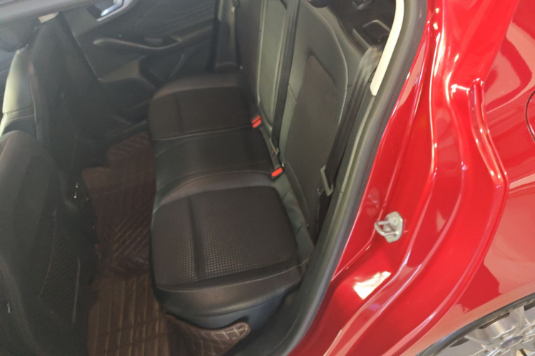 福特 福克斯 2020款 两厢 EcoBoost 180 自动锋潮型中控内饰7004