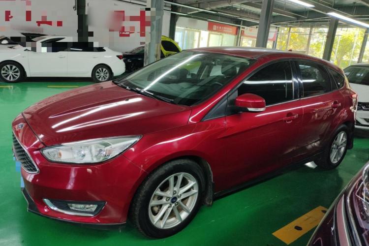 福特 福克斯 2017款 两厢 1.6L 自动风尚型智行版车身外观4