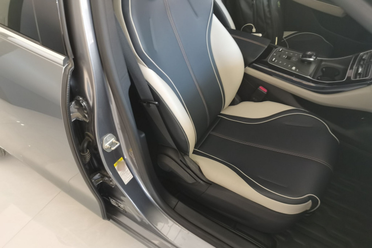 比亚迪 秦PLUS 2021款 DM-i 55KM 旗舰型局部细节41