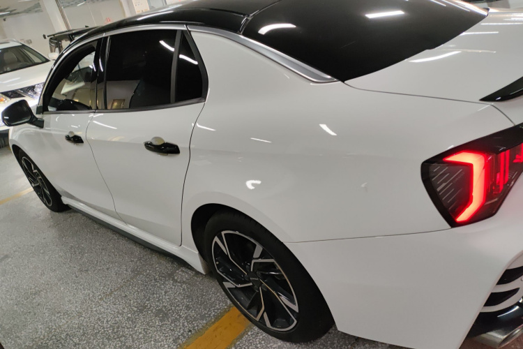 领克03 2023款 1.5TD DCT劲Pro车身外观4