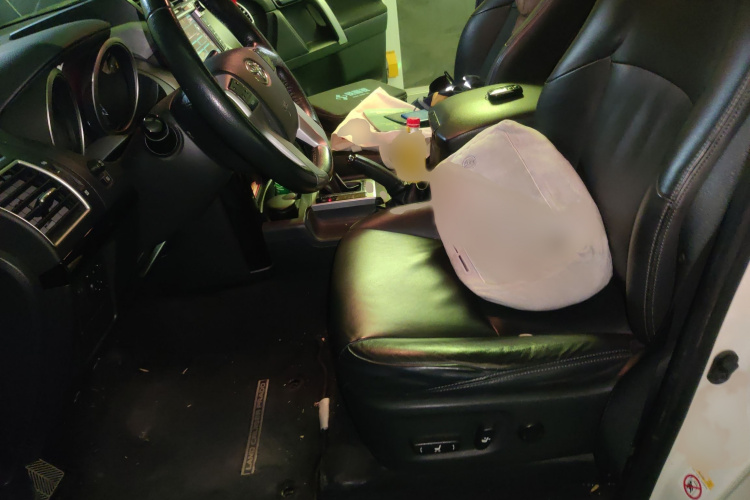 丰田 普拉多 2015款 2.7L 自动标准版局部细节19