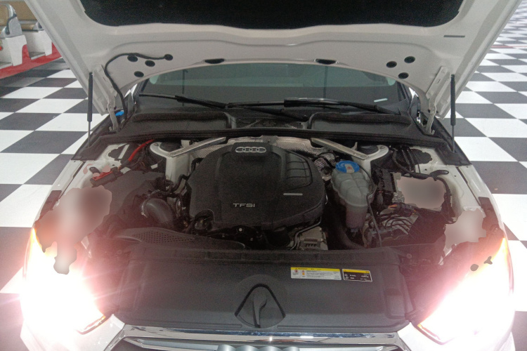 奥迪A4L 2018款 30周年年型 40 TFSI 时尚型机舱底盘24