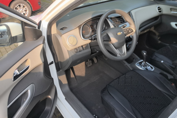 雪佛兰 2015款 赛欧3 1.5L AMT幸福天窗版中控内饰7003