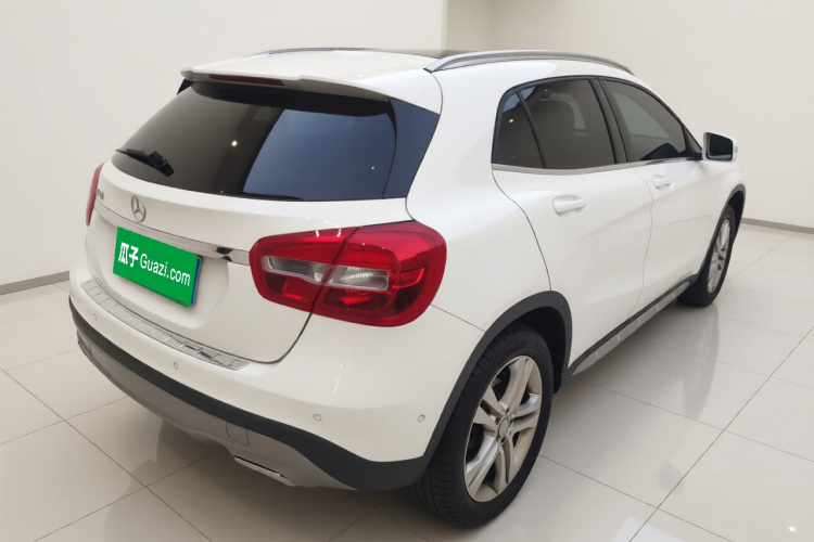 奔驰GLA 2016款 GLA 200 动感型车身外观7