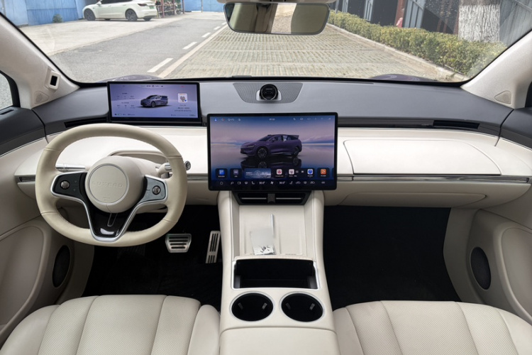 鸿蒙智行 智界R7 2024款 纯电 667km Max中控内饰7004