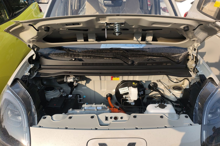 五菱汽车 宏光MINIEV 2025款 四门版 进阶款机舱底盘24