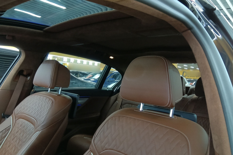 宝马7系 2019款 改款 740Li xDrive 行政型 豪华套装局部细节22