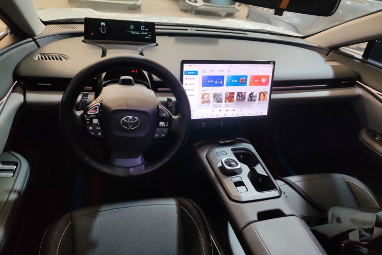 丰田bZ5 2025款 550 PRO智行版中控内饰12