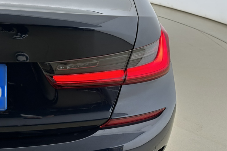 宝马3系 2021款 改款 320Li M运动套装车身外观6008