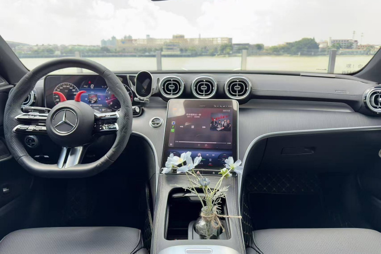 奔驰C级 2024款 C 260 L 皓夜运动版中控内饰7002