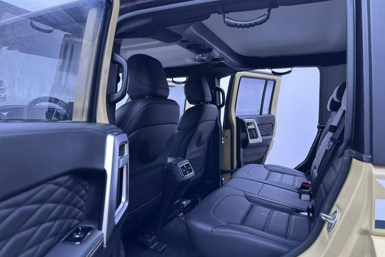 北京BJ40 2019款 2.3T 自动四驱环塔冠军版 国VI中控内饰7006