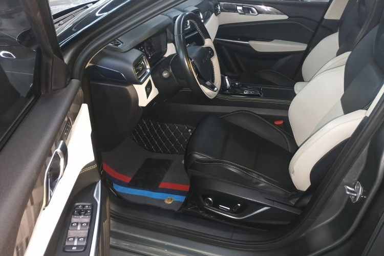 领克02 2022款 2.0TD DCT耀Pro中控内饰19