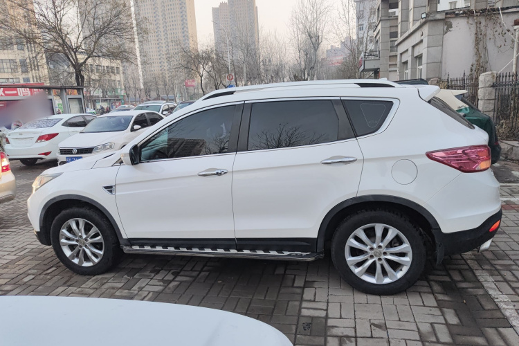 东风风神AX7 2015款 2.3L 自动智尊型车身外观4