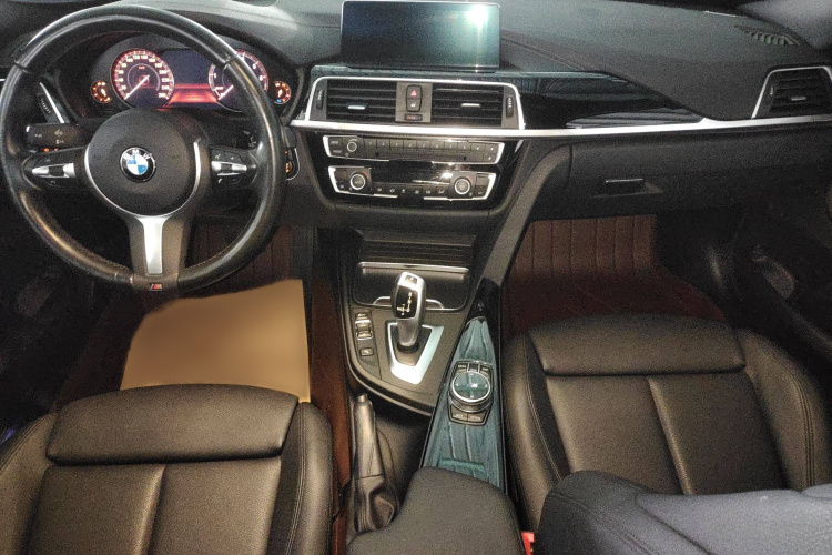 宝马3系GT 2020款 320i M运动套装中控内饰7003