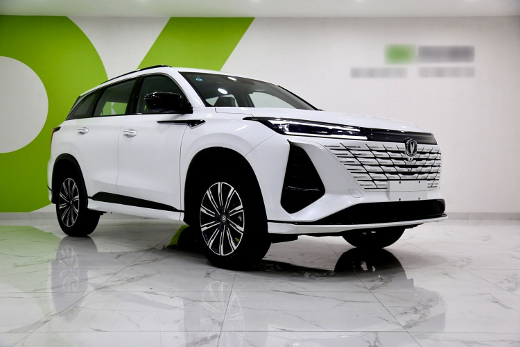 长安CS75 PLUS 2024款 第三代 冠军版 1.5T 智驾劲航型车身外观6002