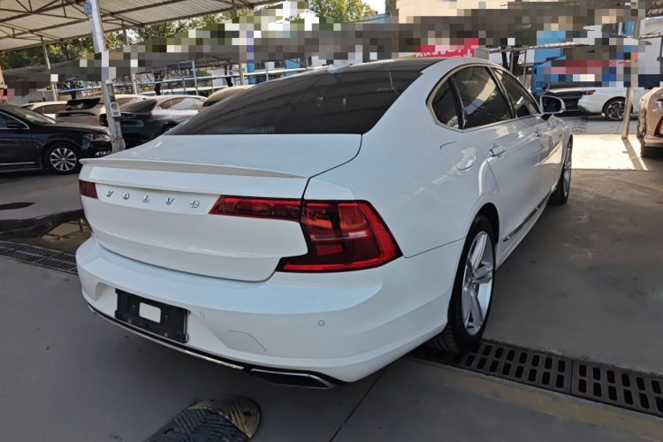 沃尔沃S90 2019款 T4 智逸版车身外观7