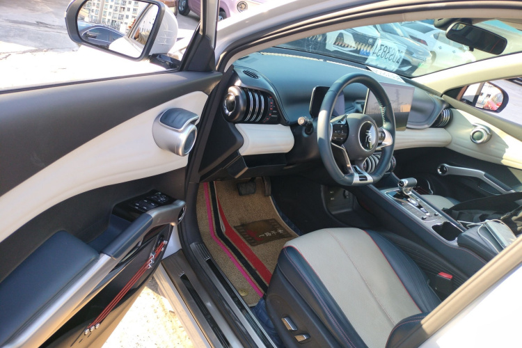 比亚迪 元PLUS 2022款 510KM 尊荣型中控内饰20