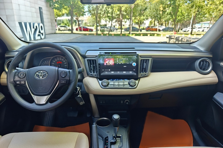 丰田 RAV4荣放 2015款 2.0L CVT两驱风尚版局部细节14