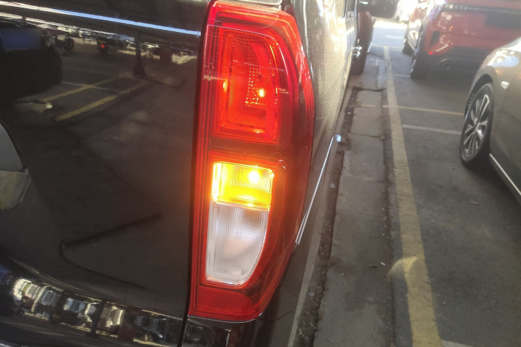 五菱汽车 五菱之光新能源 2025款 201km 舒适型车身外观9